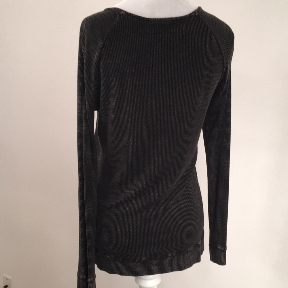 ✅ SOLD Stretchy Sexy Long Sleeve Top M - Picture 6 of 12